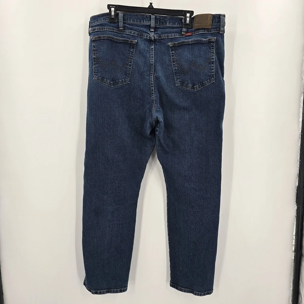 Wrangler Jeans Men's 40x30 Regular Fit Medium Rinse